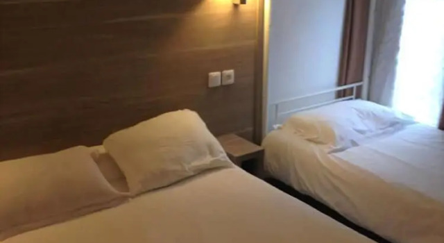 Трёхместный семейный номер Standard Hotel Montana Paris Lafayette