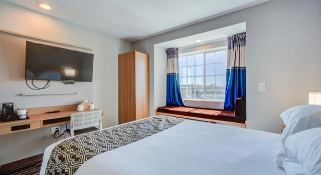 Четырёхместный люкс Microtel Inn and Suites - Zephyrhills