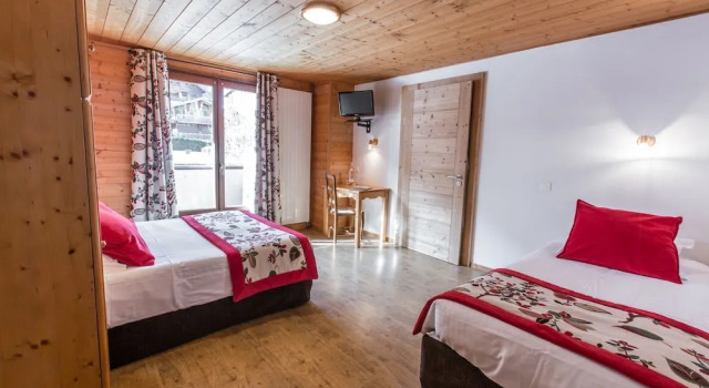 Трёхместный номер Standard с балконом Hotel Les Bruyères