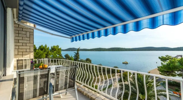 Апартаменты с балконом и с видом на море Apartments Villa Punta Royal