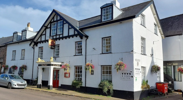 Lion Hotel Dulverton, Забронировать Отель Отели Англии с завтраком, Завтраки