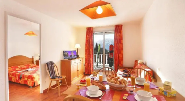 Nemea Les Balcons D'ax, Boek Hotel Hotels in Ax-les-Thermes met zwembad, Zwembad