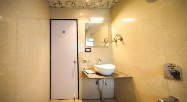 Номер Deluxe с балконом Hotel Shivam