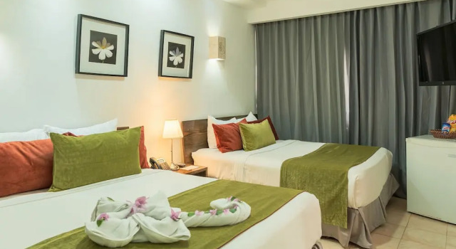 Четырёхместный номер Standard с красивым видом из окна Hotel Silvestre