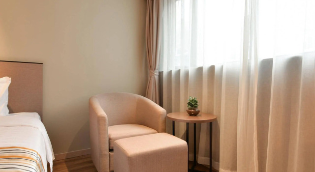 Home Inns Plus Shanghai Xujiahui Branch, Varaa Hotelli Xuhui 