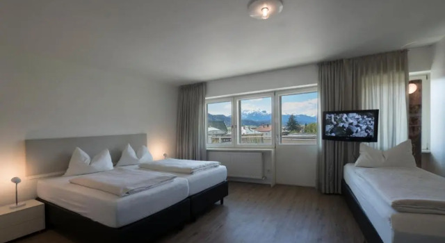 Трёхместный номер Standard с красивым видом из окна Parkhotel Hall in Tirol