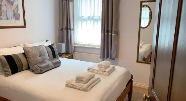 Cosy Central Windsor House Sleeps 4, Забронировать Отель Виндзор Беркшир
