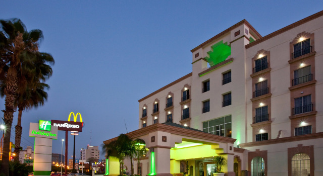 Holiday Inn Leon by IHG, Book Hotel Hotels in El Bajio with Parking, Parking