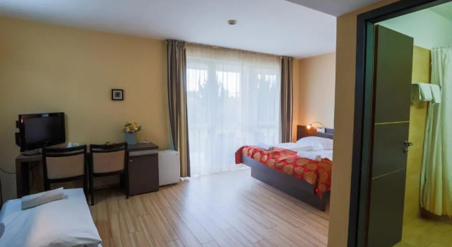 Семейный номер Standard CE Plaza Hotel