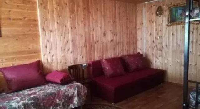 Guest House on Naberezhnaya 92, Reserva ahora Hostal o pensión Hoteles en Surovikinsky District con piscina, Piscina