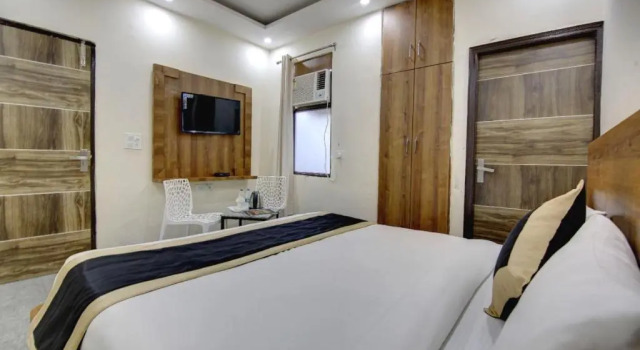 Двухместный номер Deluxe Hotel Premier Noida 135