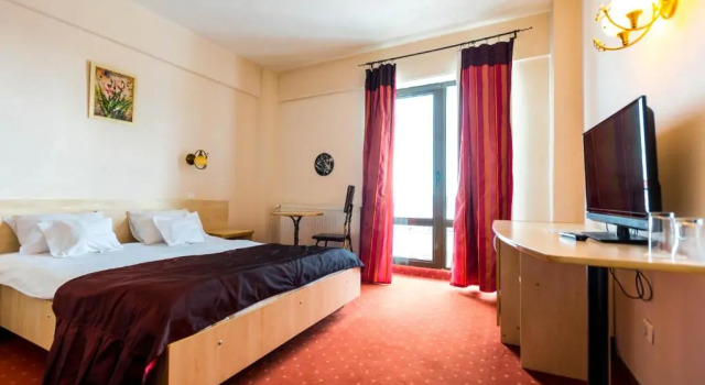 Hotel Onix, Rezerwuj Hotel Hotele w Carpathians - Romania z parkingiem, Parking