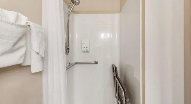 Номер Standard с видом на озеро Best Western Indian Oak