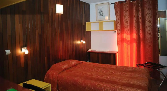 Номер Standard Hôtel Restaurant Le Brennus Logis Hotels