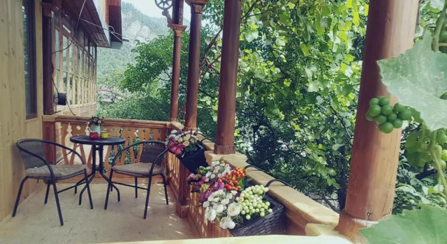Коттедж Hillside Orbeliani Residence
