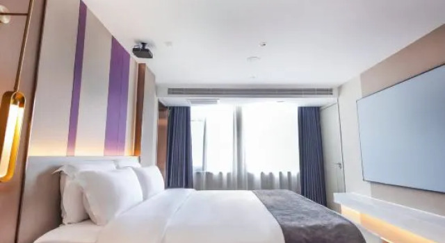 Люкс Lavande Hotel (Baoding Gaobeidian Baigou New Town Heda International Bag City)