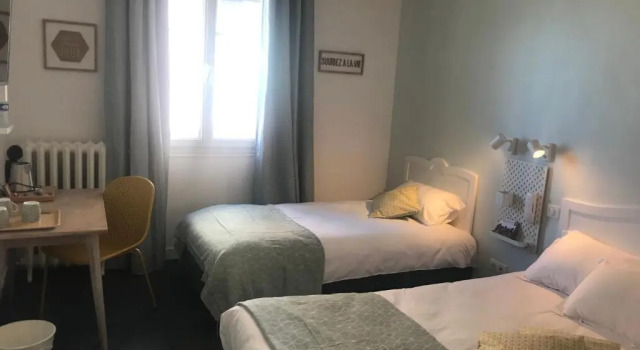 Трёхместный номер Comfort Hôtel LEstran