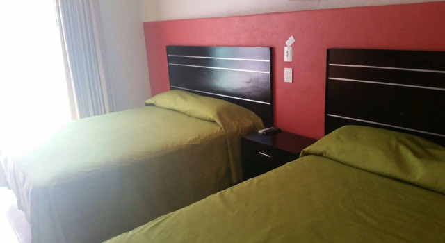 Hotel y Suites Los Encantos