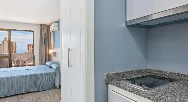 Трёхместная студия Standard Veramar Aparthotel