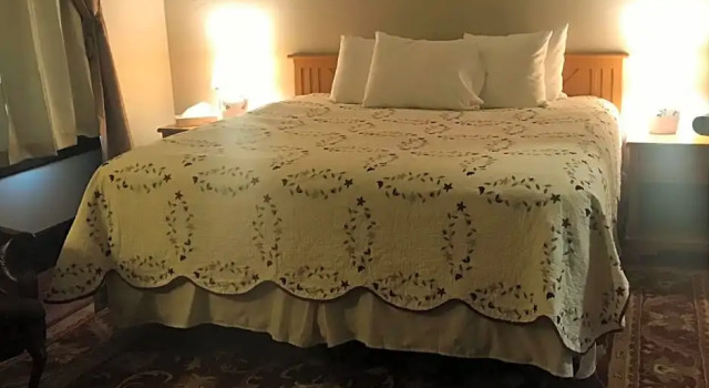 Номер Standard с красивым видом из окна Riverside Hot Springs Inn & Spa