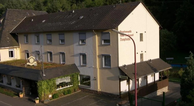 Hotel Dampfmühle, Забронировать Отель Трабен-Трарбах Мозель - Германия