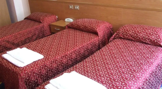 Трёхместный номер Standard Taverna Dantesca