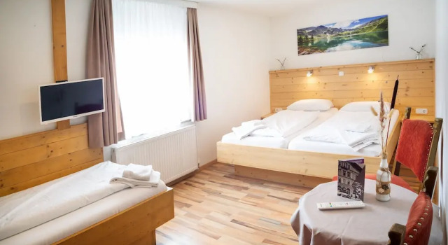 Семейный номер Standard с 2 комнатами Hotel Gisela