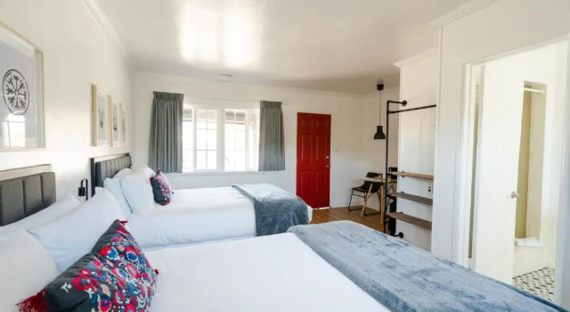 Четырёхместный номер Standard Viking Inn