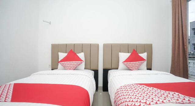 Двухместный номер Standard OYO 443 Hotel Barlian