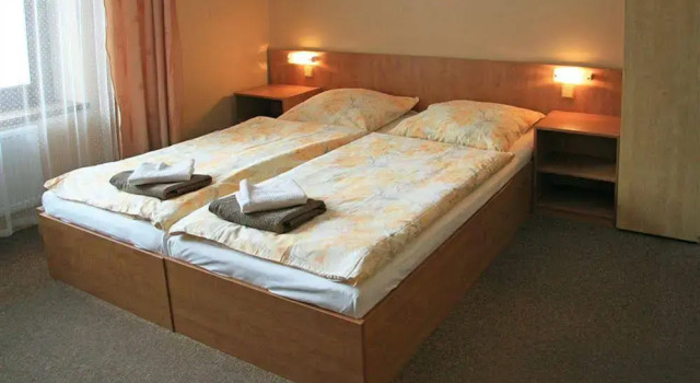 Hotel Jonathan, Забронировать Отель Отели Брно 3 звезды, 3*