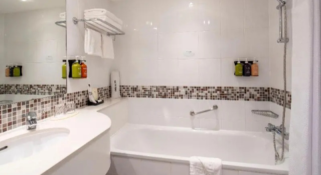 Двухместный номер Premium Holiday Inn London Brentford Lock by IHG