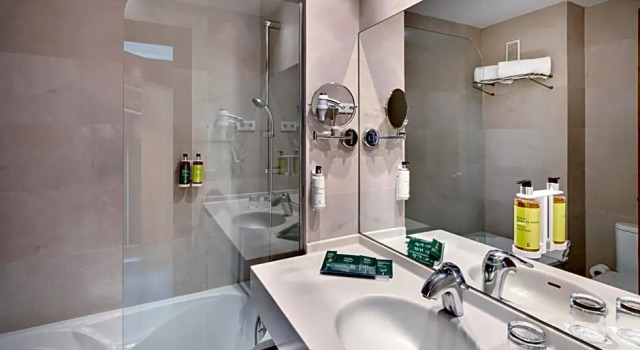 Номер Superior с балконом и с видом на море Sercotel Kalma Sitges