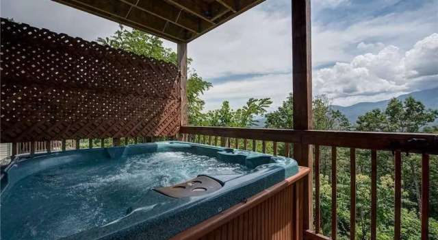 Smoky Mountain View 3 Bedroom Home with Hot Tub
