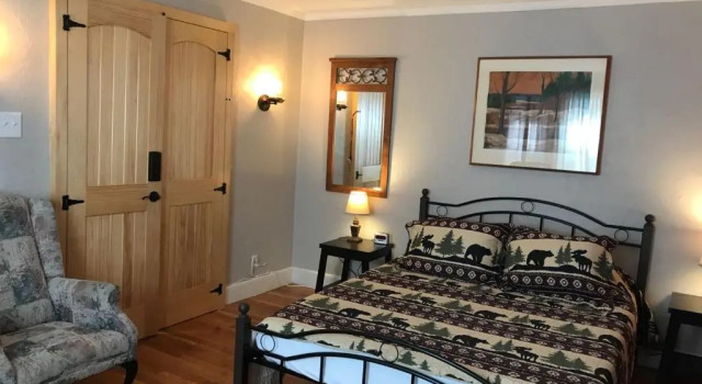 Natalie House, Book Hotel Allston-Brighton Boston