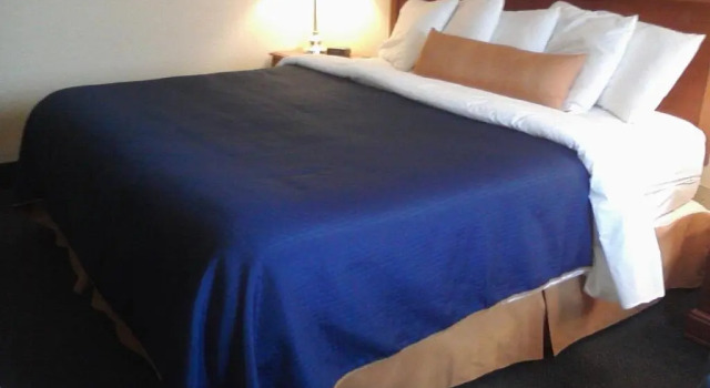 Номер Standard Days Inn by Wyndham Keene NH
