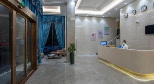 Comfort Hotel (Shenzhen International Convention and Exhibition Center Fuyong Metro Station), Rezerwuj Hotel Hotele w Shenzhen z parkingiem, Parking
