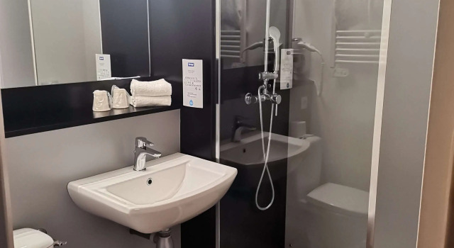 Номер Standard Hôtel Kyriad Epernay en Champagne
