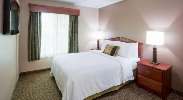 Люкс Deluxe GrandStay Residential Suites Hotel Faribault