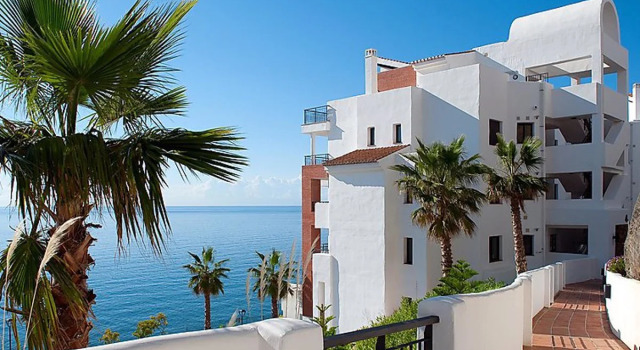 Amazing 3 bedrooms front sea view., Prenota Hotel Hotel a Axarquía con parcheggio, Parcheggio