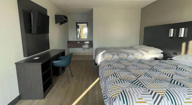 Четырёхместный номер Deluxe Motel 6 Stockbridge GA Hwy 138 W