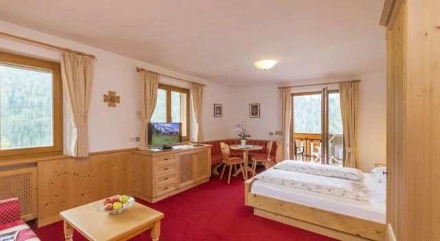 Полулюкс с балконом Hotel Alpenrose Dolomites