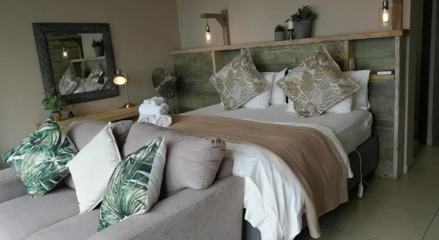 Lavandula Manor, Book Hotel Hoteller i Mossel med parkering, Parkering