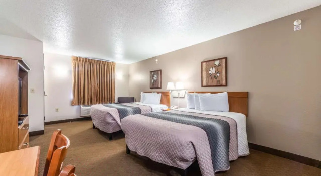 Четырёхместная студия Welcome Suites-OFallon