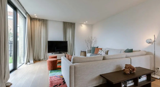 Villa for 8 Guests Steps From the Beach