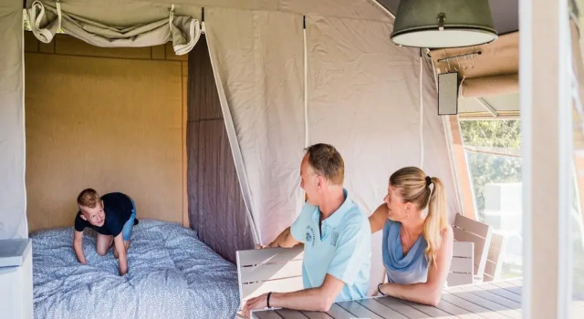 Тент Lakefront Glamping w/ Pets
