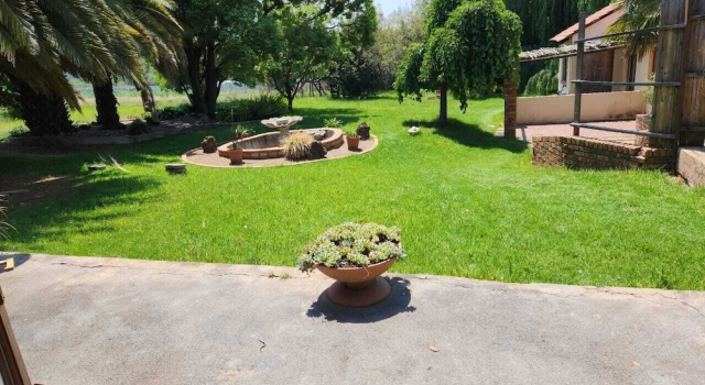 Номер Standard Cozy guestrooms in Midrand 1
