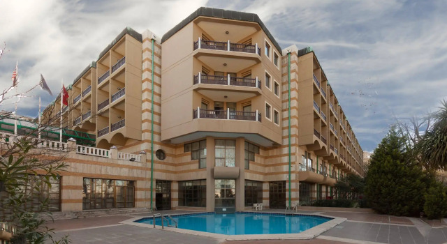 Kervansaray Thermal Convention Center & Spa, Varaa Lomakeskus Hotellit Marmara-alue pysäköinnillä, Pysäköinti