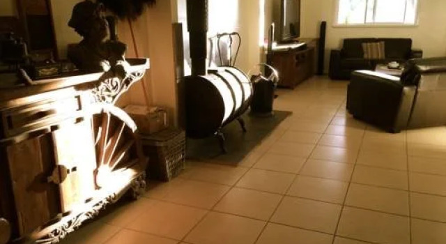 Charlie's Pocket, Reserva ahora Hotel Reesville Australia