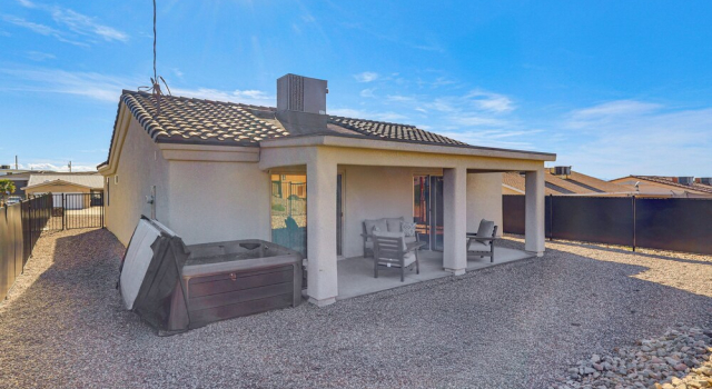 4 Mi to Lake Havasu State Park! Retreat w/ Hot Tub, Забронировать Дом для отпуска Лейк-Хавасу-Сити штат Аризона