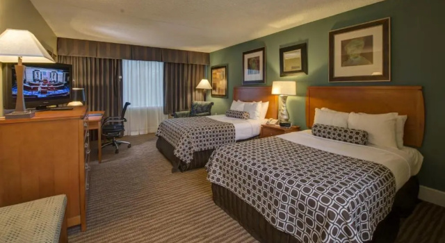 Четырёхместный номер Standard The Rockville Hotel, a Ramada by Wyndham